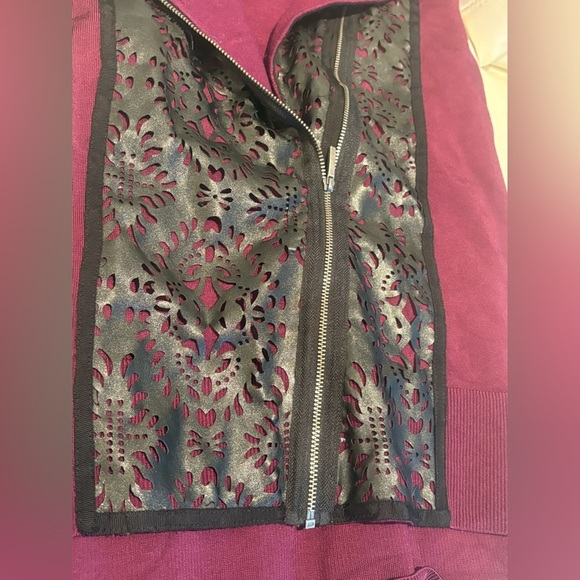 Naeem Khan 1X heavy warm maroon sweater/moto jacket w/ cutout faux leather - Picture 6 of 12
